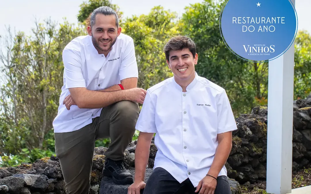 Chef Rafael e Chef Franco fora do restaurante Bioma